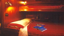Black Swan - Twin Cabin